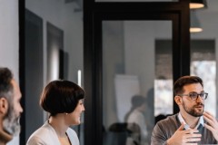 会计公司选择财务软件时，应该是记账容易还是记账好？